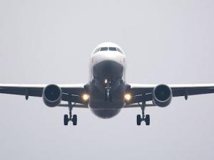 Exhibición de diseños innovadores de motores de aviación en un evento internacional clave de la industria aeroespacial y de defensa