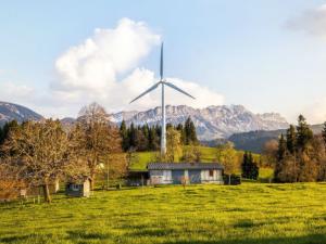 Impulsan las energías renovables para generar empleo de estudiantes universitarios en zonas rurales. / lukasbieri (PIXABAY)